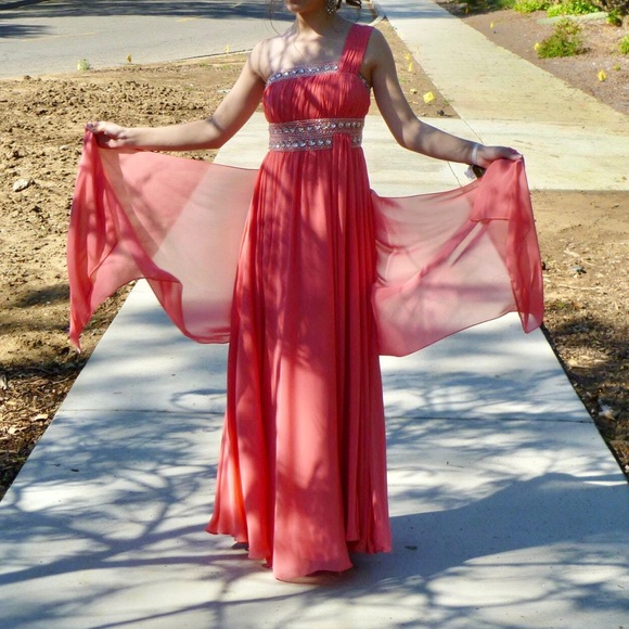 Prom formal dress - Picture 1 of 5